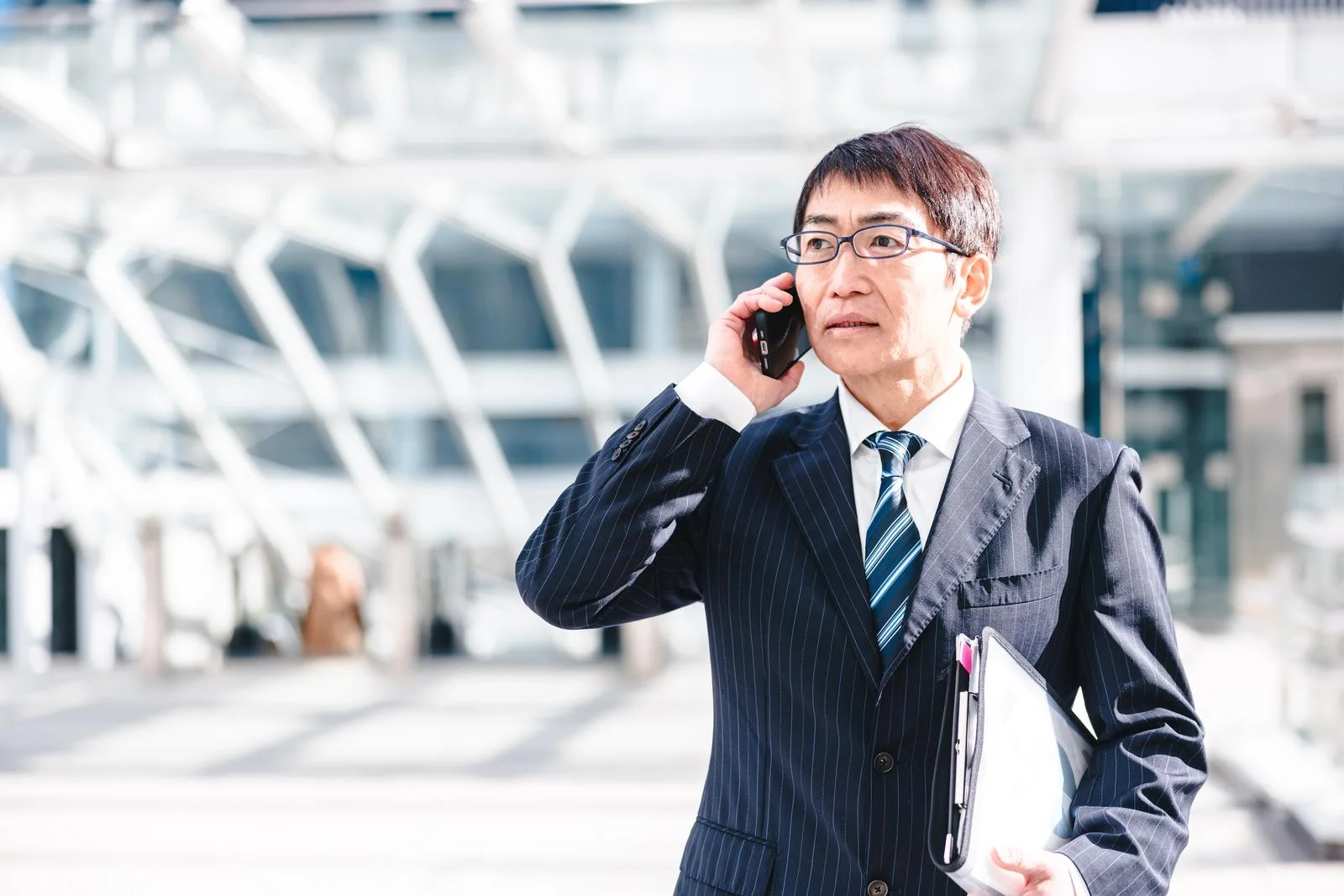 【何ができる？】営業DXとは何か・導入方法について、ツール紹介や実際の事例を交えて解説！1 - 営業DXが変える未来！営業戦略を成功へと導く秘訣