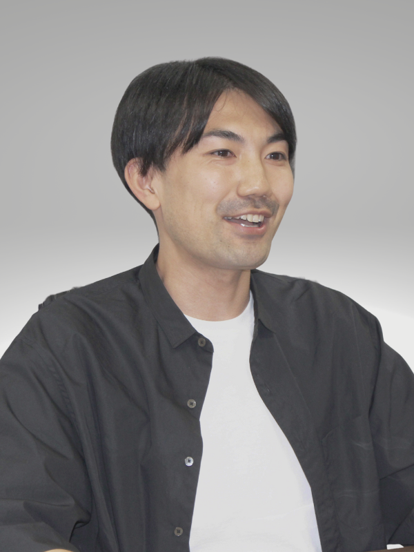 マーケティングの力で企業変革・事業創造を実現する──成長著しいベンチャーファームで挑戦を楽しむマネージングディレクターに迫る【エイトハンドレッド】 企業インタビューゲスト用 600 x 800 px 4 - マーケティングの力で企業変革・事業創造を実現する──成長著しいベンチャーファームで挑戦を楽しむマネージングディレクターに迫る【エイトハンドレッド】