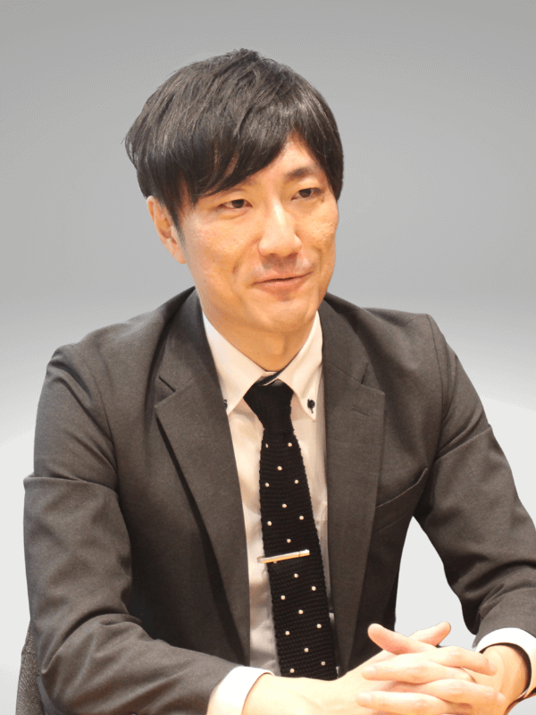 企業インタビューゲスト用 600 x 800 px 3 - 現場を動かし、インパクトを出す。LASINVAの実行力